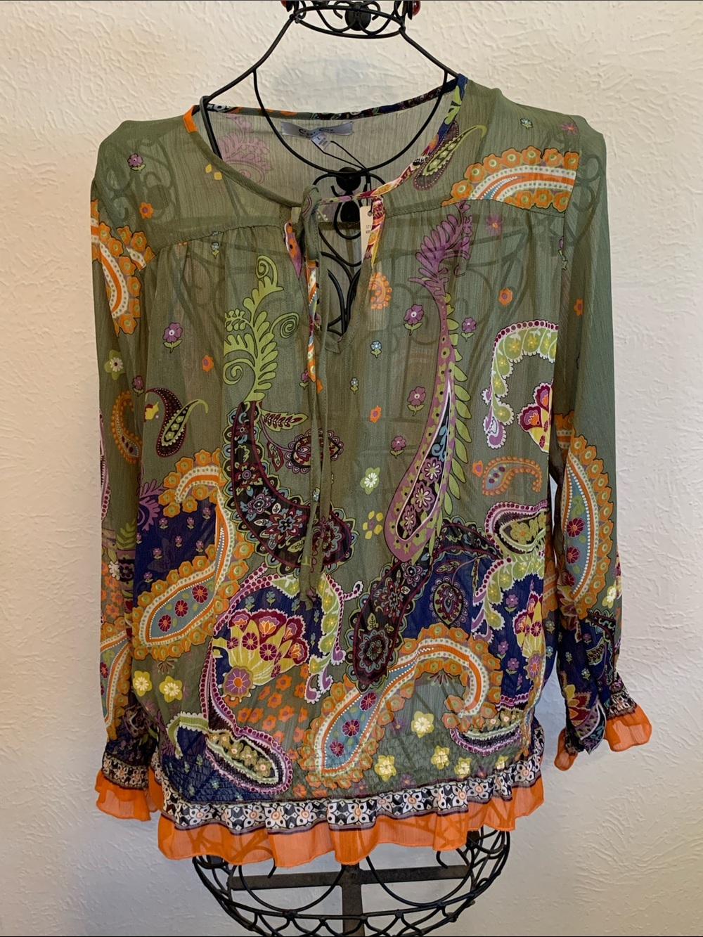 🎏🎏🎏BOGOHO🎏🎏🎏C’Est City Olive Multi-Paisley Peasant Blouse-Large